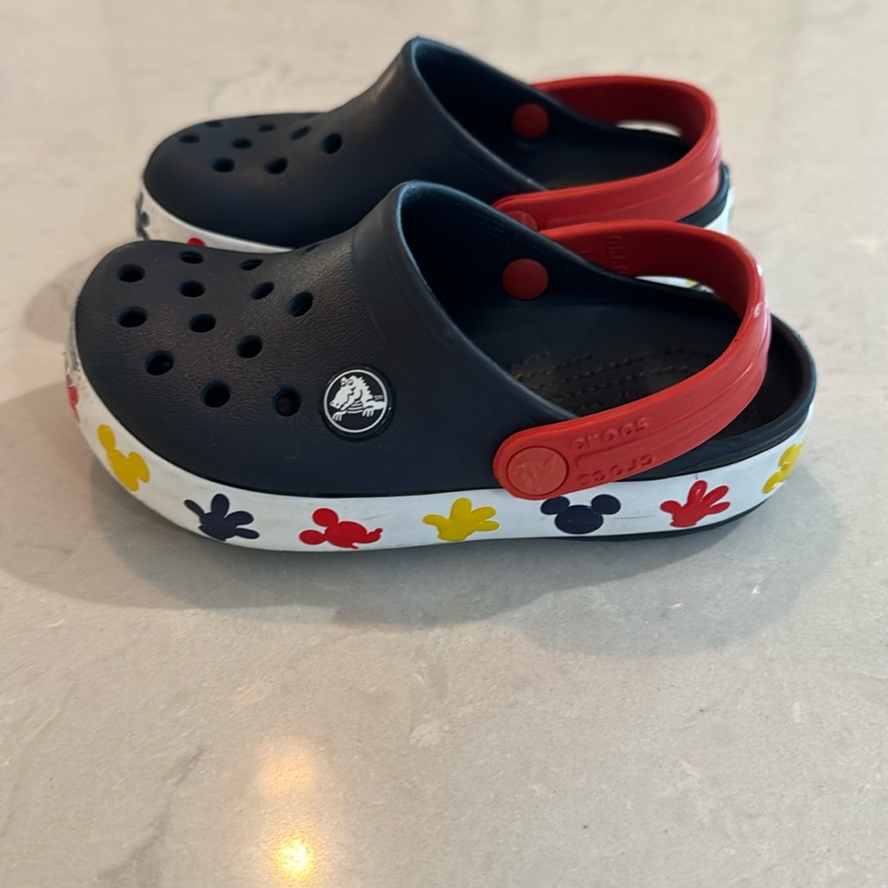 CROCS Disney Mickey Mouse Light Up Clogs Size 9 Toddler Kids